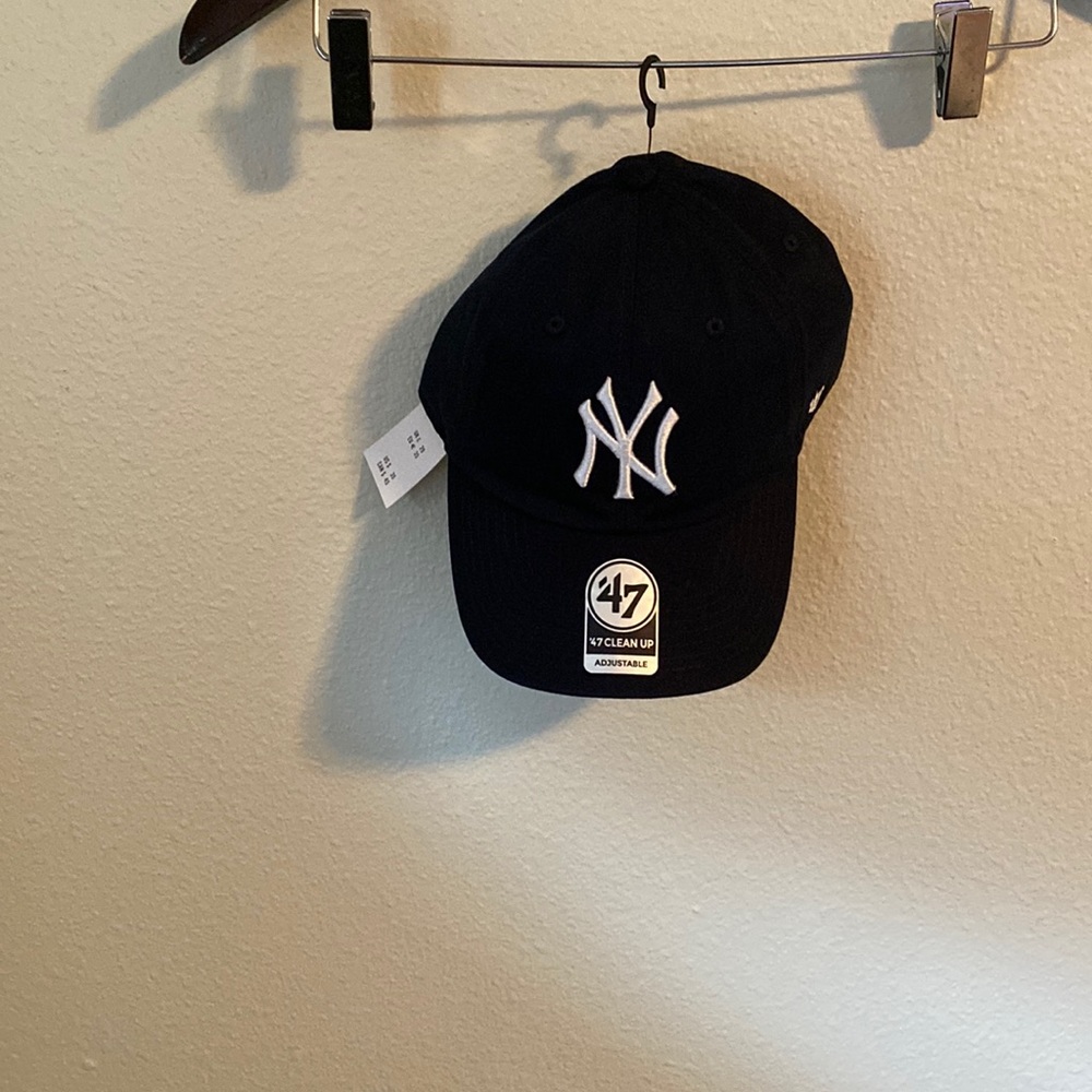 New York Yankees hat, black, never been used or tried